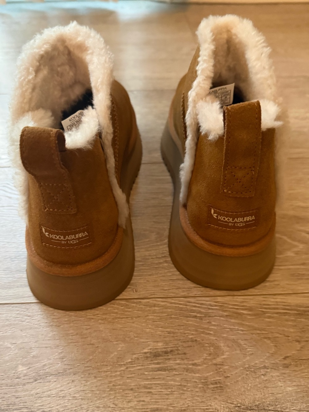 Koolaburra Chestnut Mini Platform Ankle Boot with White Shearling Trim - Picture 7 of 7